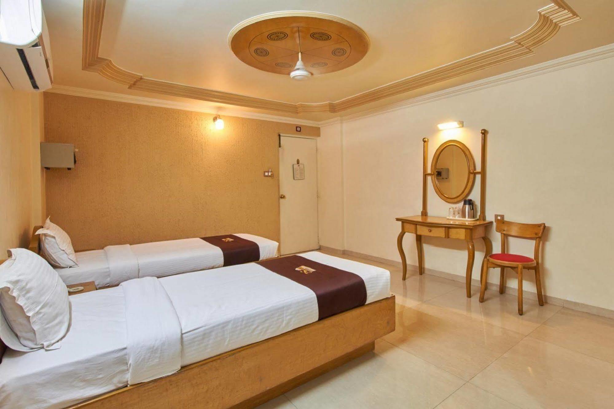 Hotel Swan Inn Pune Extérieur photo